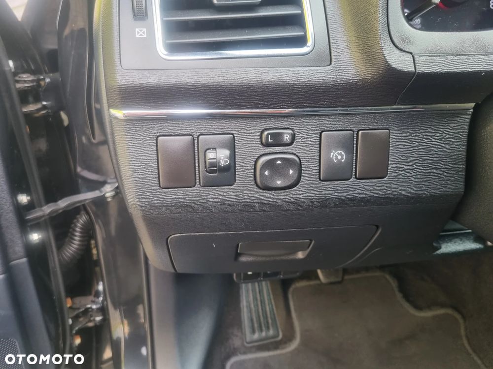 Toyota Avensis 1.8 Business Edition - 19