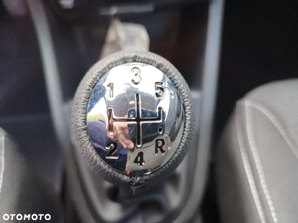 Renault Clio 1.2 16V 75 LIMITED - 19