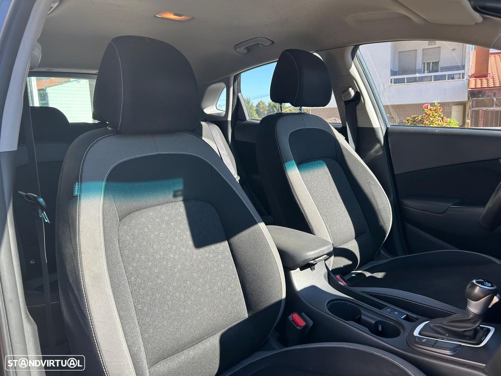 Hyundai Kauai 1.6 GDi HEV Premium - 19