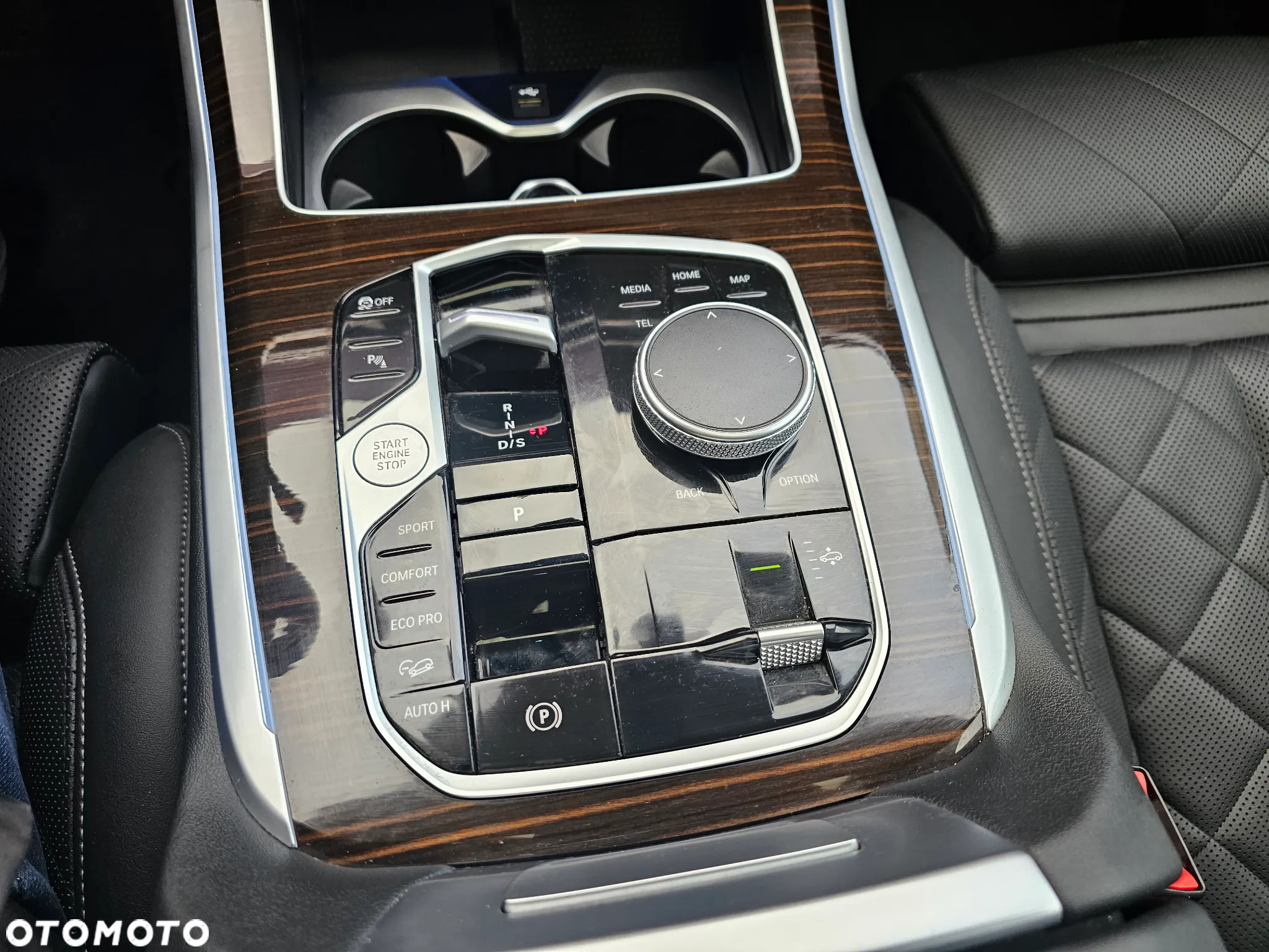 BMW X7 xDrive40i - 29