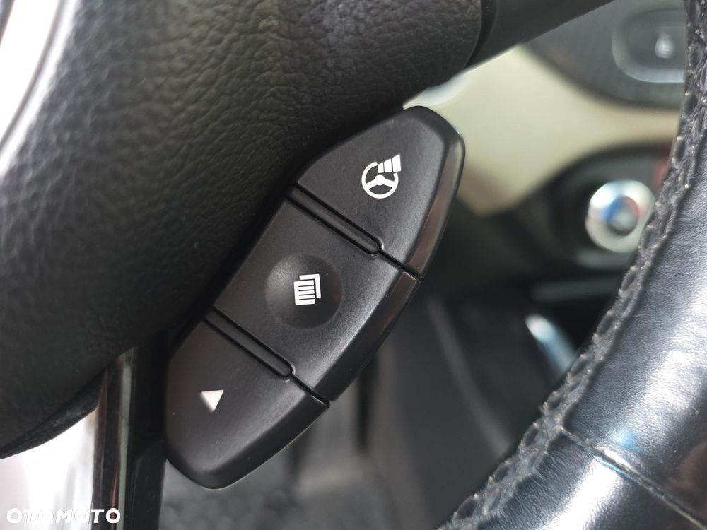 Kia Carens 1.7 CRDi Business Line - 30