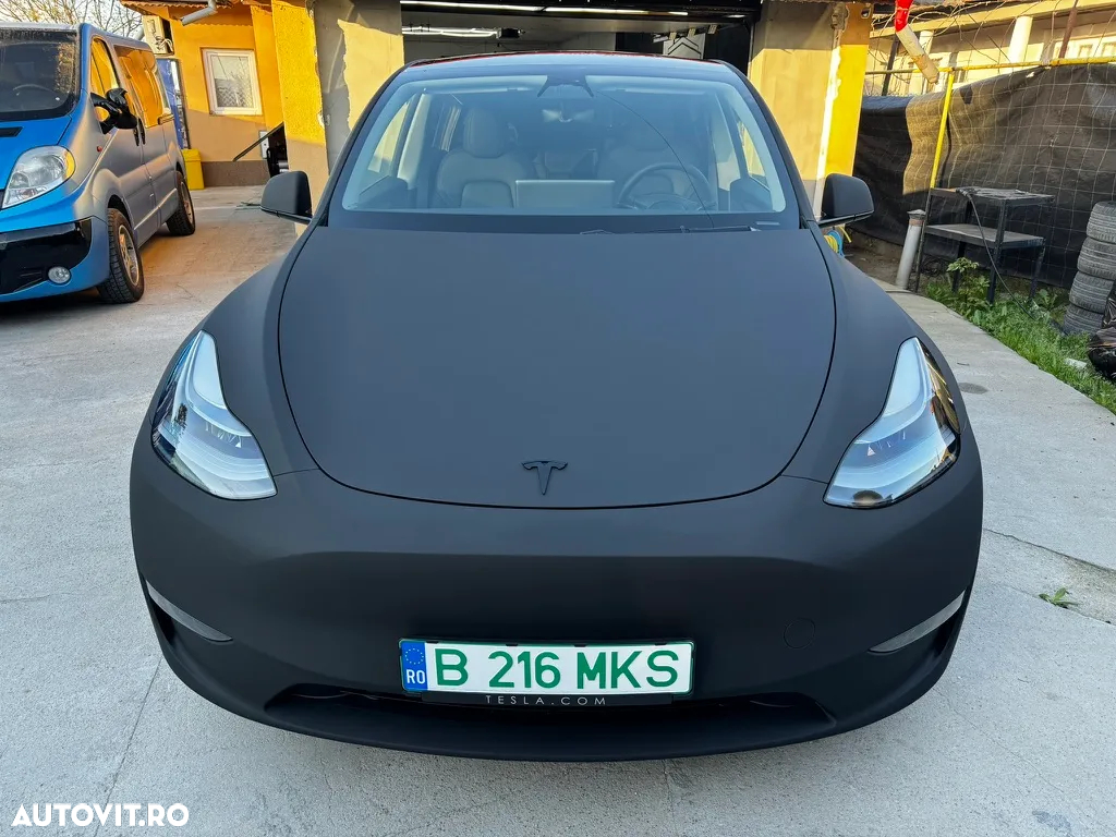 Tesla Model Y - 2