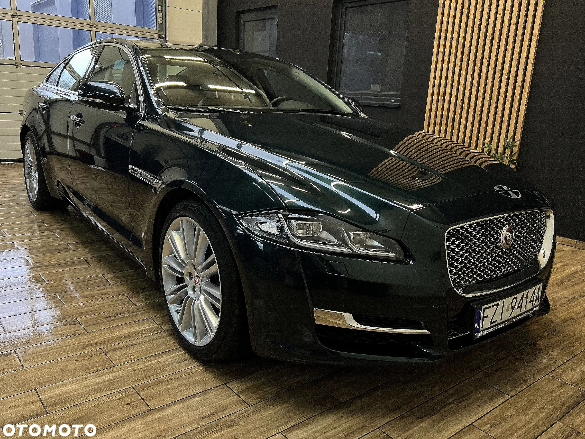Jaguar XJ 3.0 D V6 Premium Luxury - 5