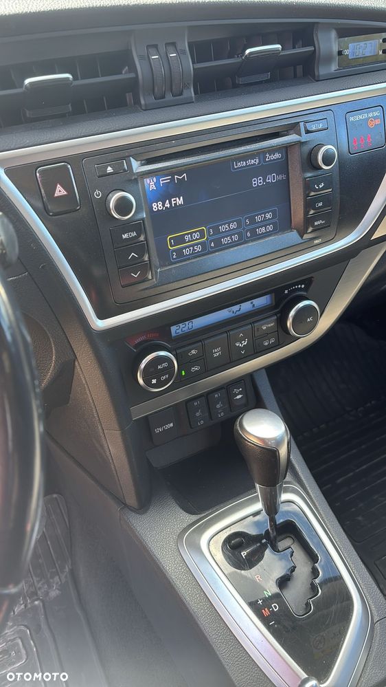 Toyota Auris 1.6 Dynamic MS - 11