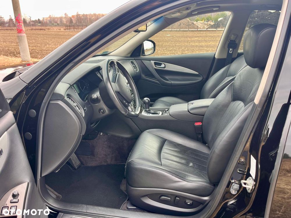 Infiniti QX50 - 12