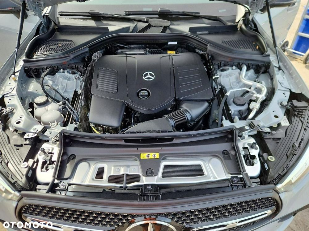 Mercedes-Benz GLC 300 4Matic 9G-TRONIC AMG Line - 12