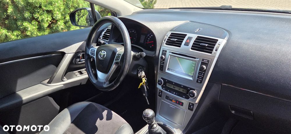 Toyota Avensis 1.8 Premium - 28