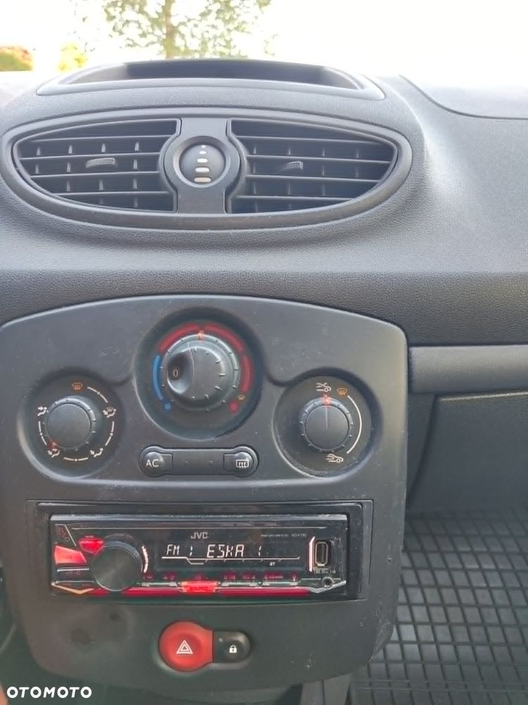 Renault Clio - 12