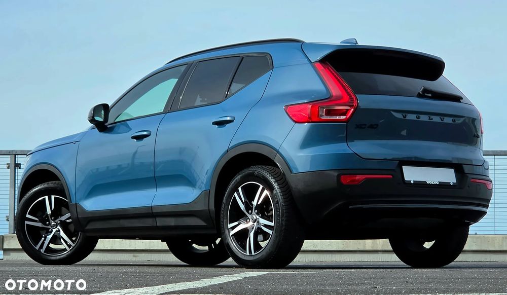 Volvo XC 40 B4 AWD Ultimate Dark - 24