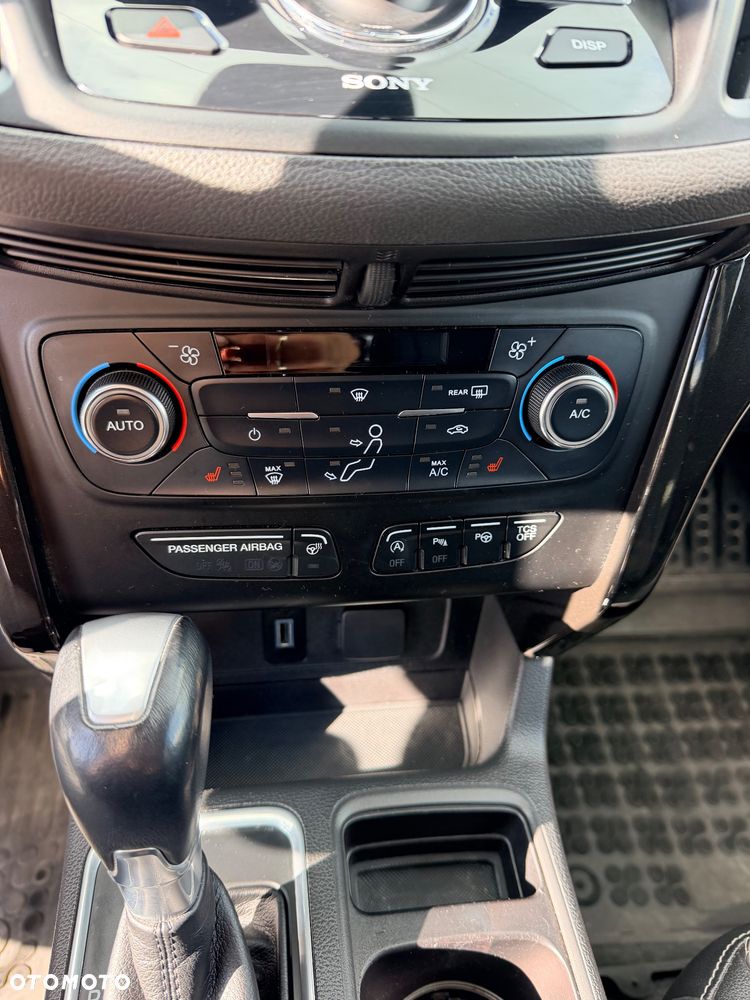 Ford Escape 2.0 EcoBoost AWD Titanium - 16