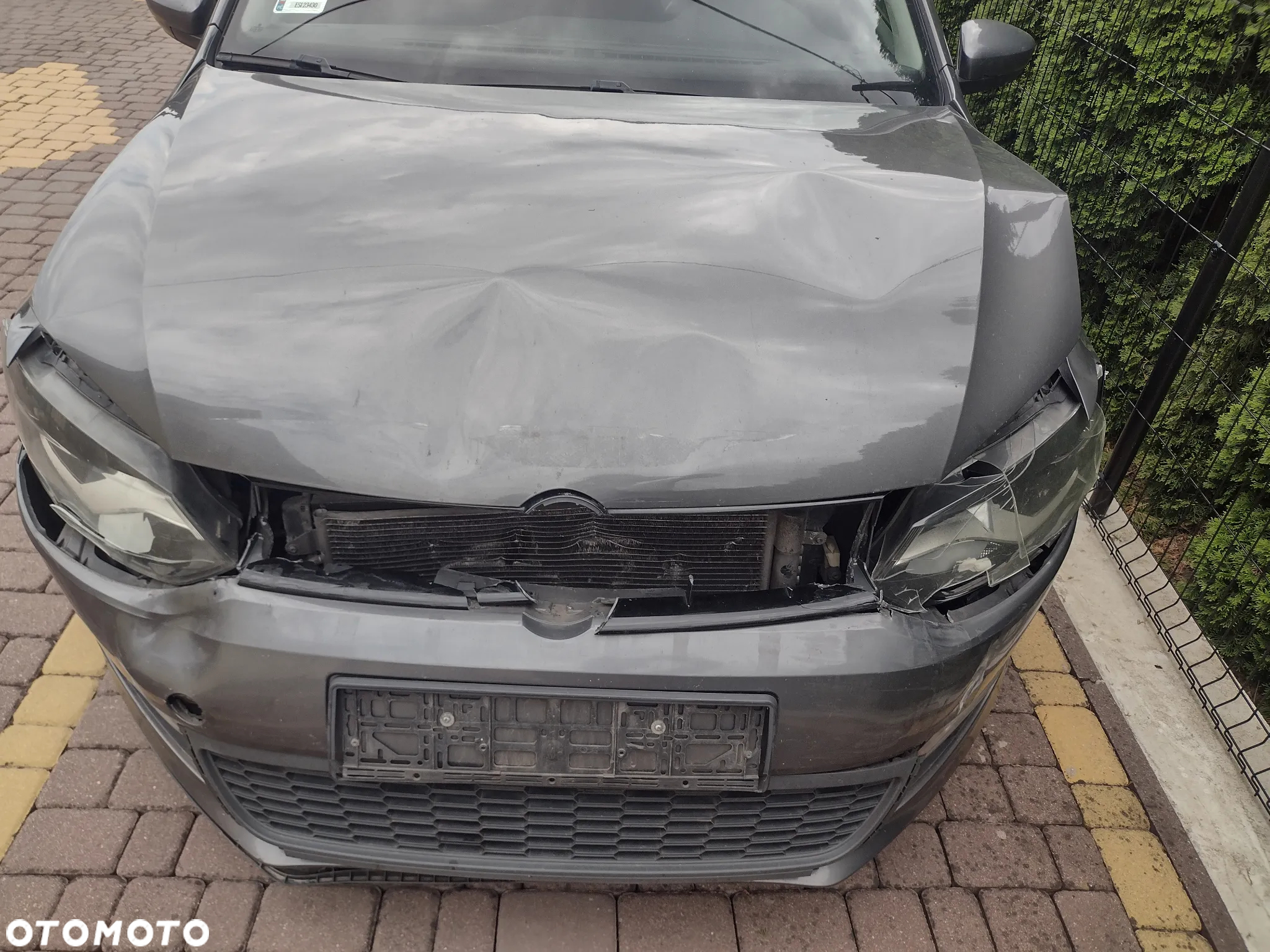 Volkswagen Polo 1.6 TDI DPF BlueMot Highline - 4