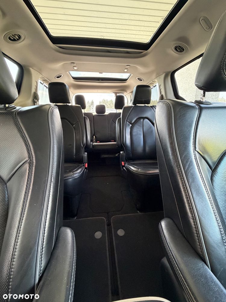 Chrysler Pacifica - 25