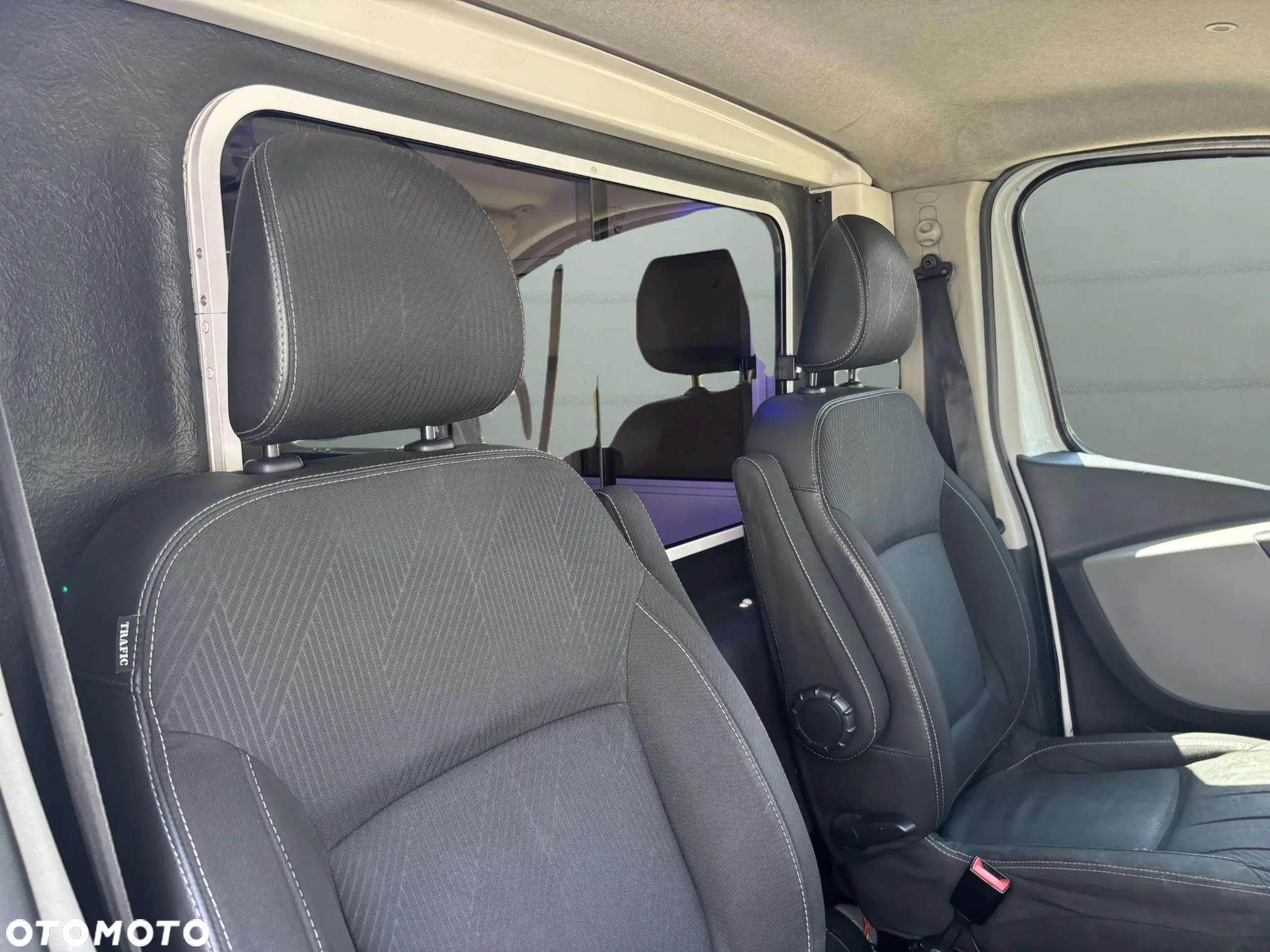 Renault Trafic - 26