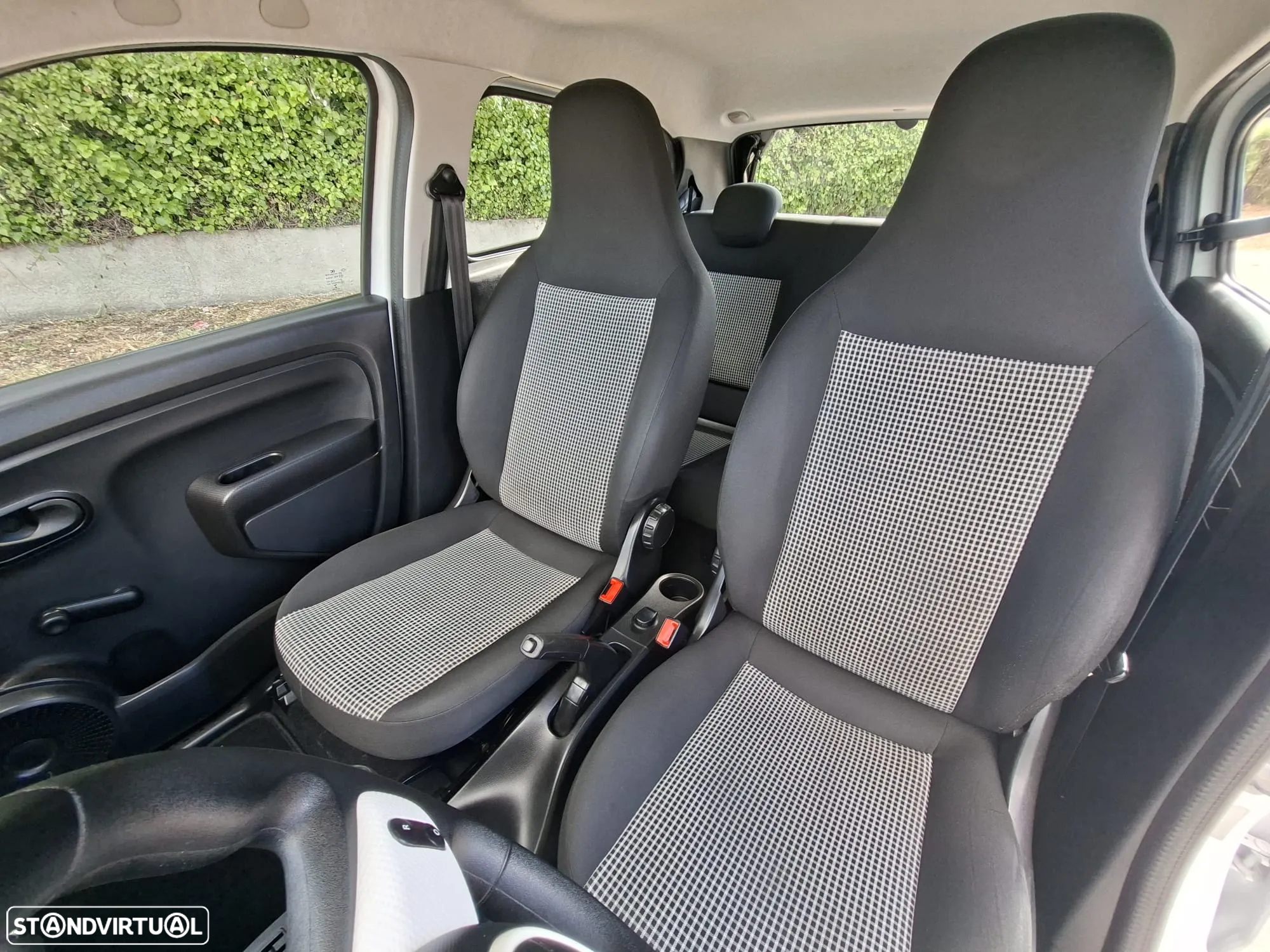 Renault Twingo SCe 70 Liberty - 25