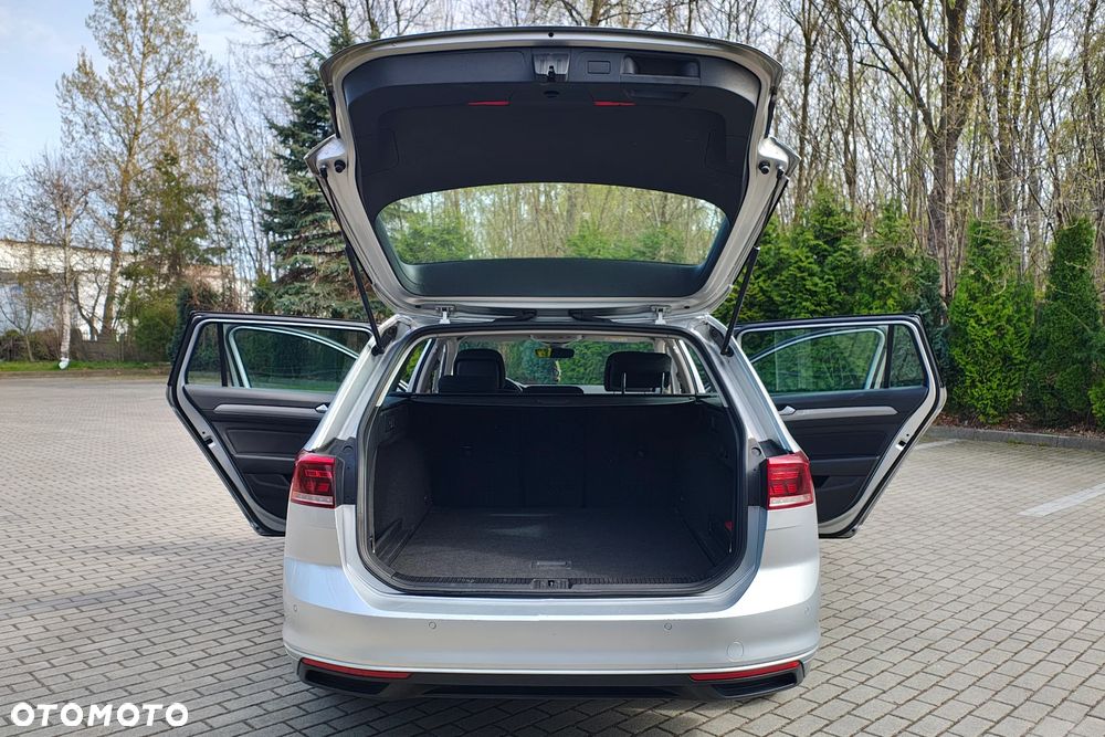 Volkswagen Passat 2.0 TDI Business DSG - 19
