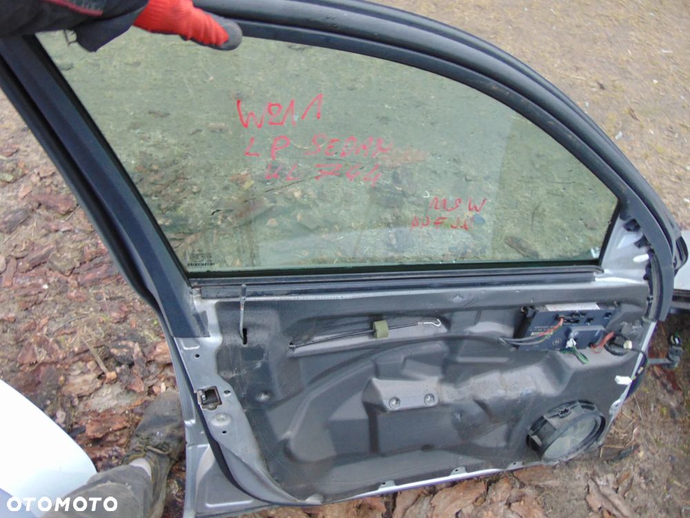 Karoseria Mercedes w211 kod Lak 744 - 5