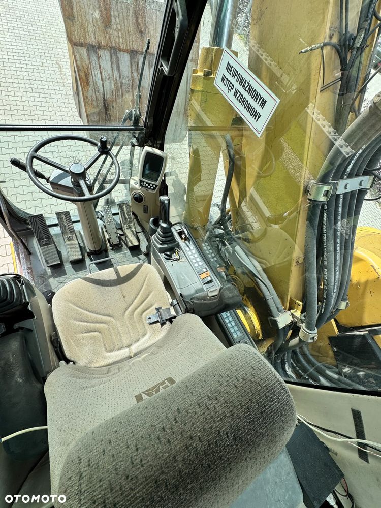 Caterpillar 318C - 16