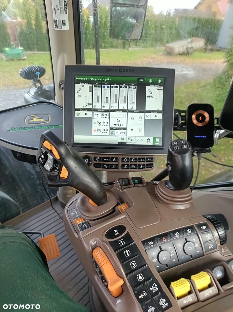 John Deere 6215R - 8