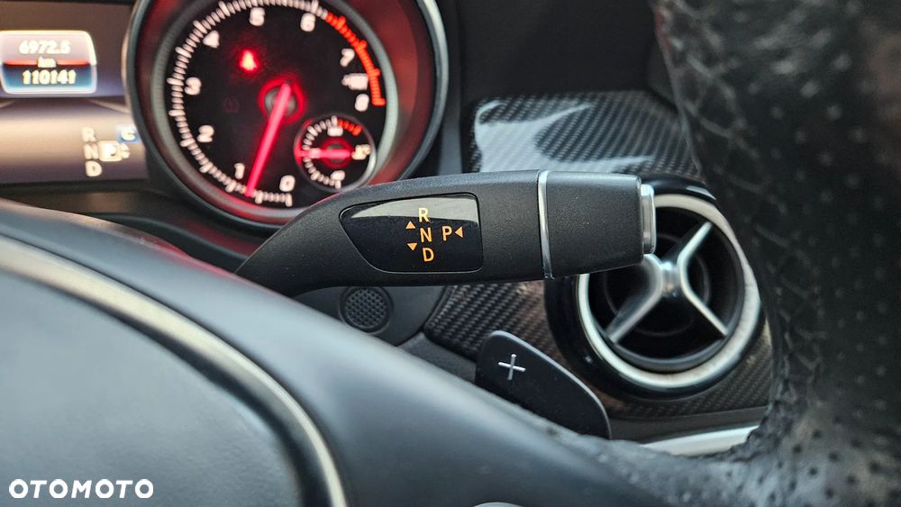 Mercedes-Benz CLA 220 4Matic 7G-DCT AMG Line - 13