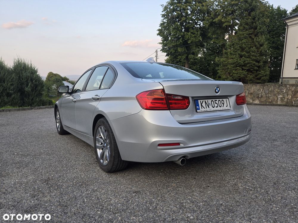 BMW Seria 3 320d - 28