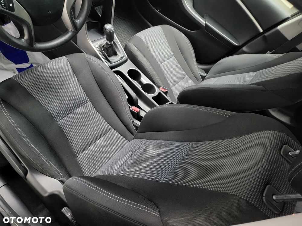 Hyundai i30 1.6 CRDi Premium - 5