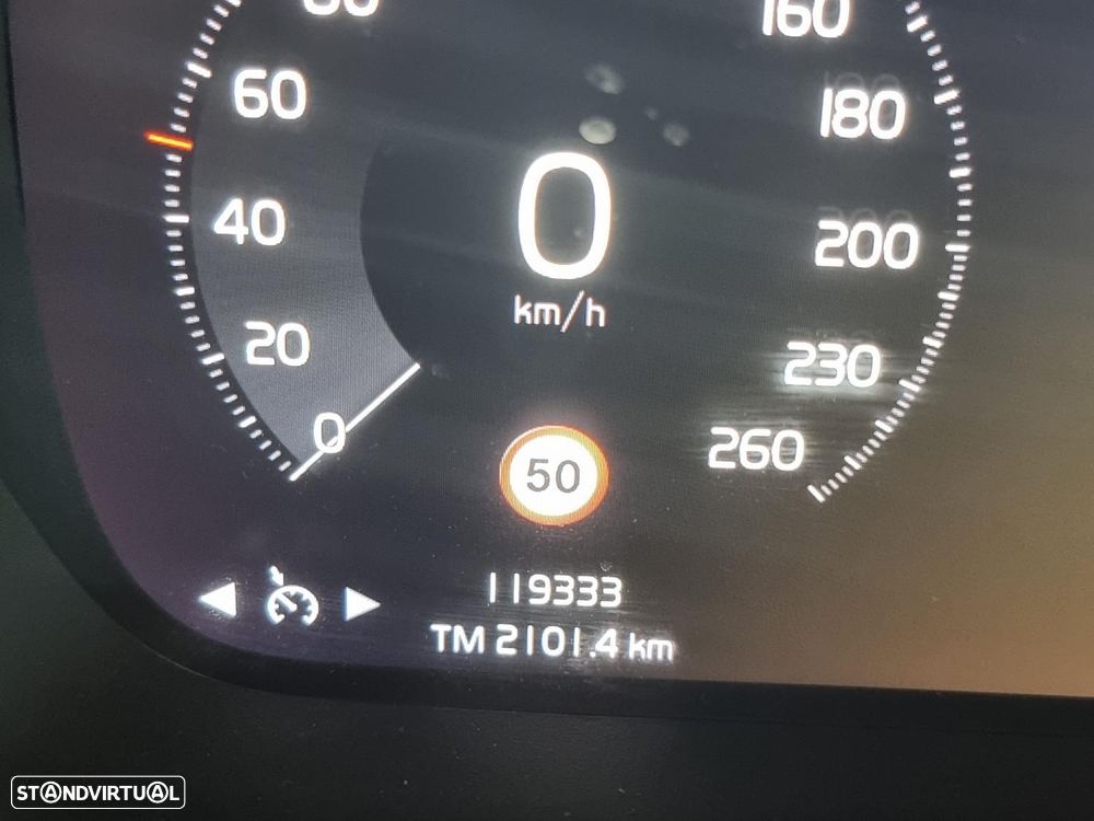 Volvo XC 40 2.0 D3 Momentum Plus Geartronic - 7