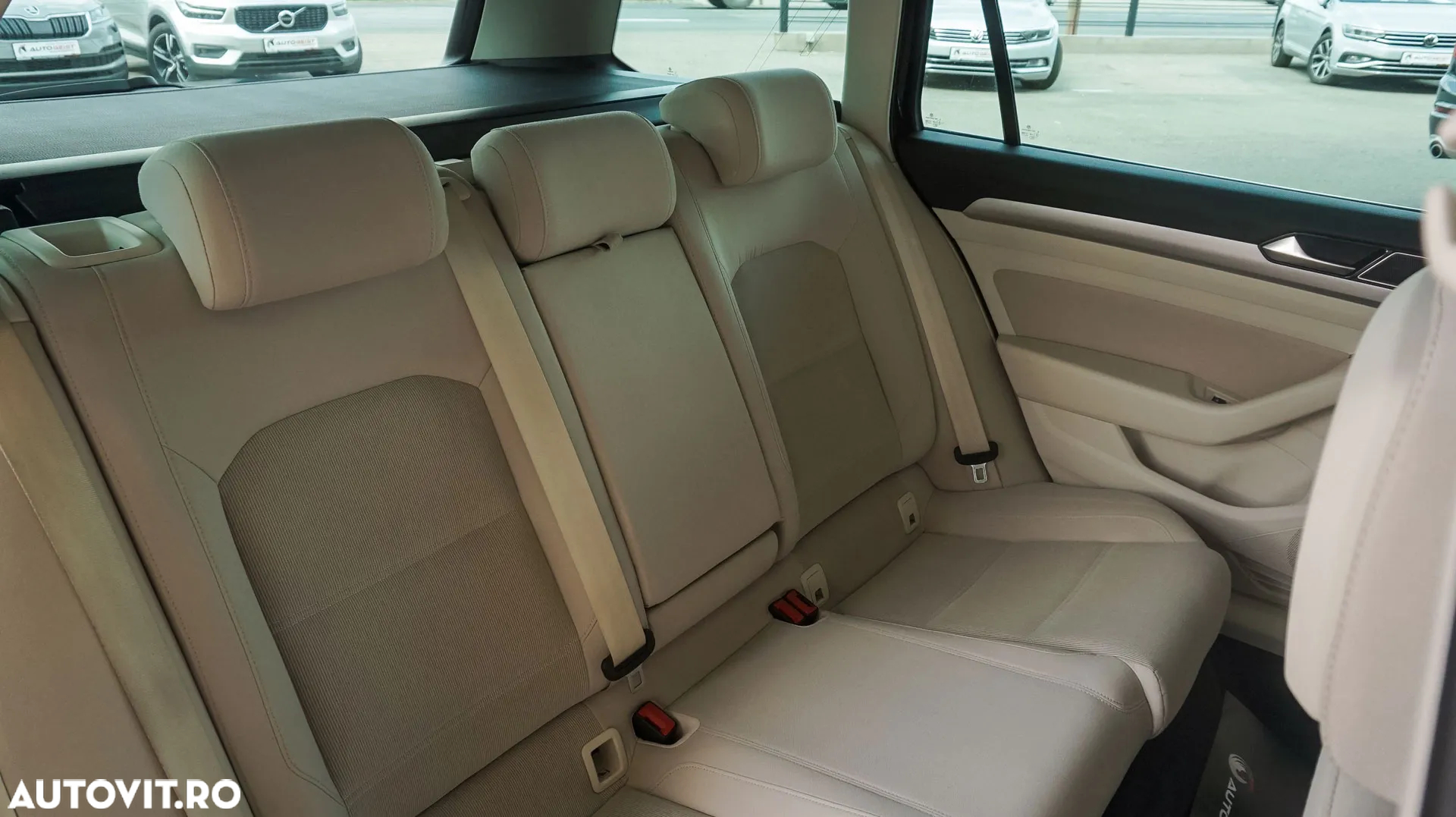 Volkswagen Passat Variant 2.0 TDI DSG Comfortline - 26