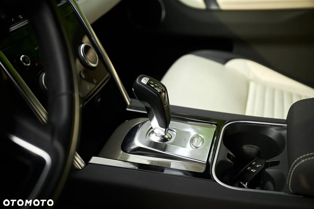 Land Rover Discovery Sport 2.0 D180 R-Dynamic S - 25