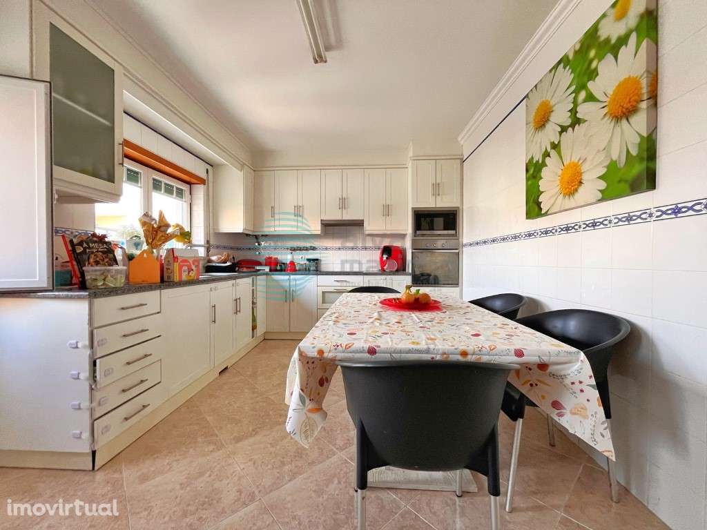 Moradia V3 situada no centro do Bombarral - Grande imagem: 5/29