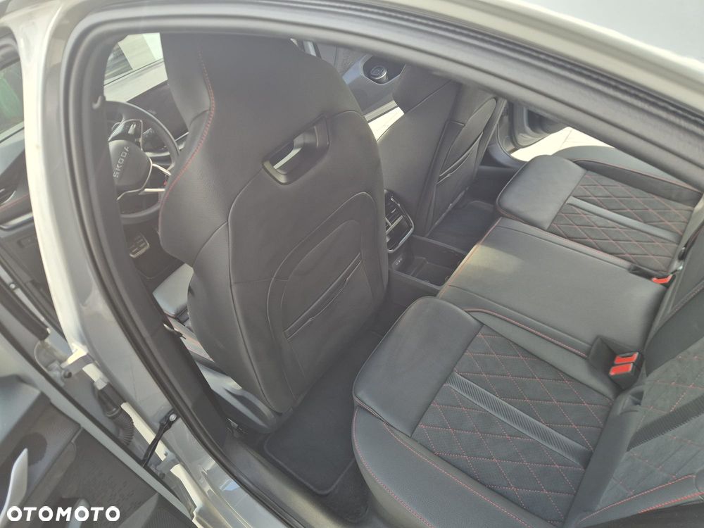 Skoda Octavia 2.0 TSI RS DSG - 16