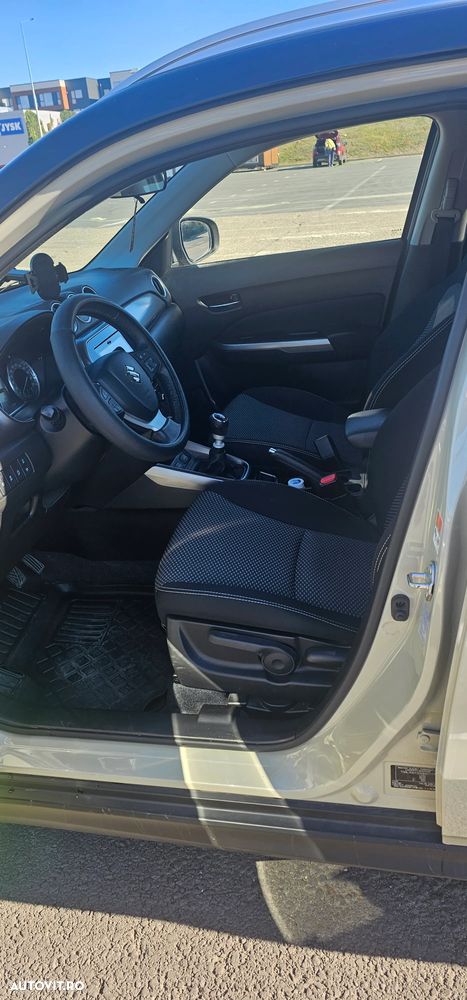 Suzuki Vitara 1.4 Boosterjet MHEV Passion - 9
