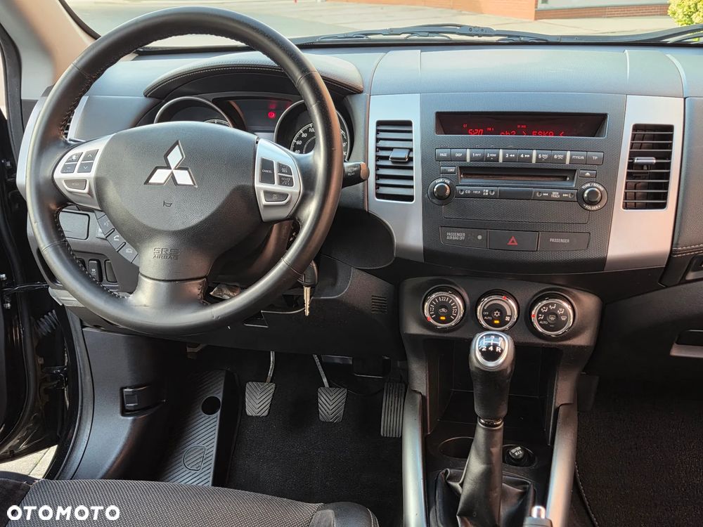 Mitsubishi Outlander 2.0 2WD Invite - 24