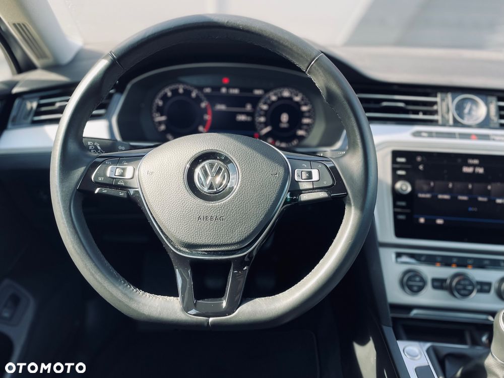 Volkswagen Passat 1.4 TSI BMT Comfortline - 15