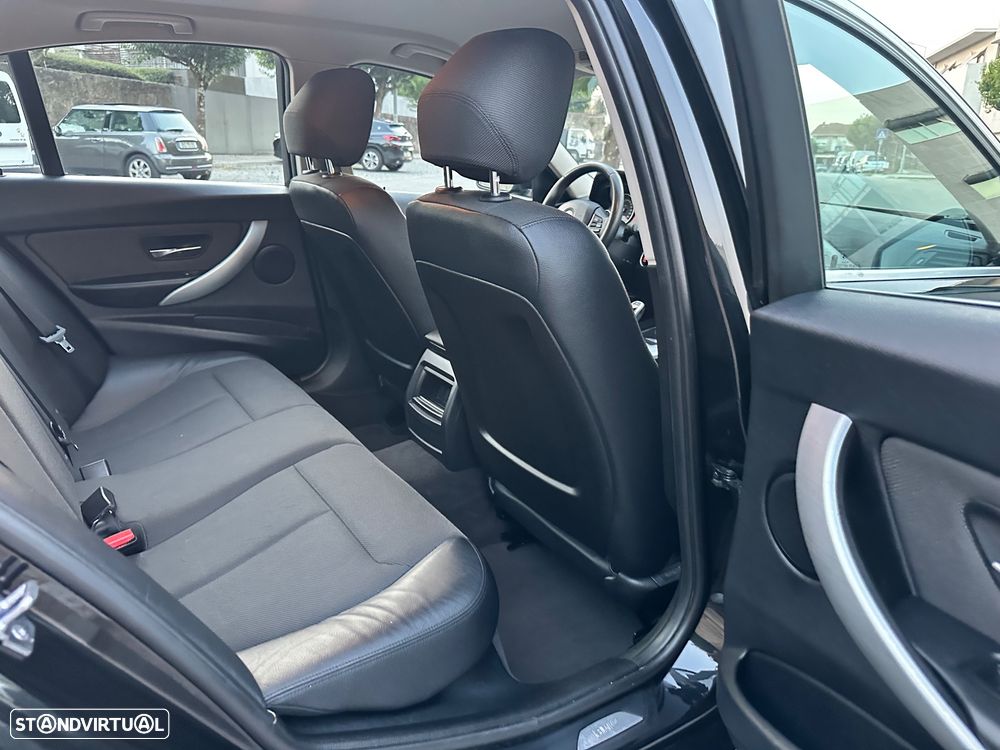 BMW 320 d Auto Line Modern - 35