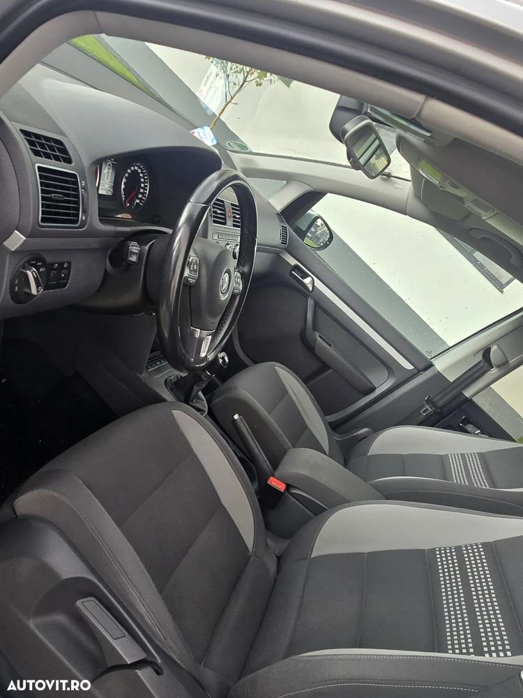 Volkswagen Touran - 6