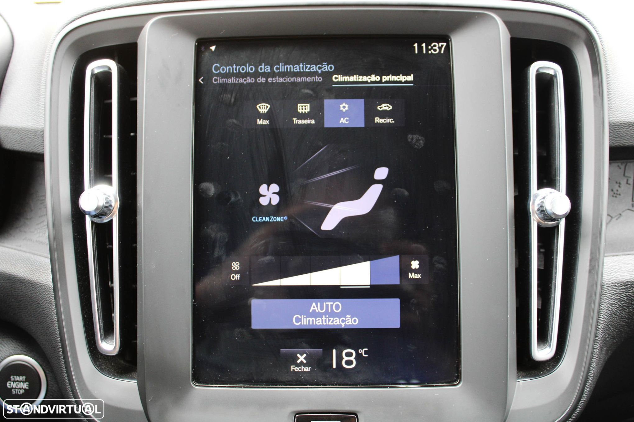 Volvo XC 40 2.0 D3 Momentum Core - 44