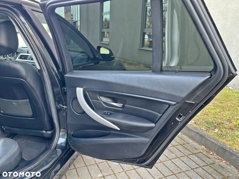 BMW Seria 3 320d Blue Performance Sport Line - 24