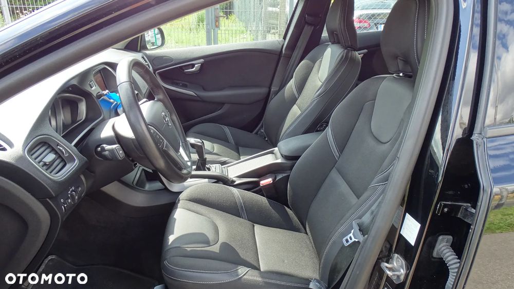 Volvo V40 T2 Momentum - 8