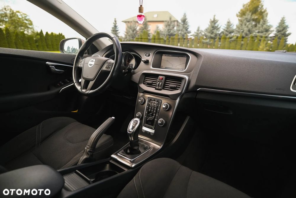 Volvo V40 D2 Kinetic - 25