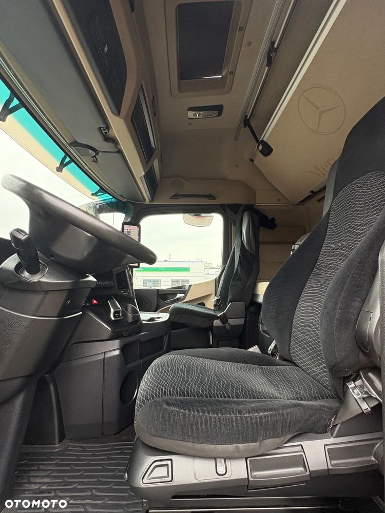 Mercedes-Benz Actros - 17