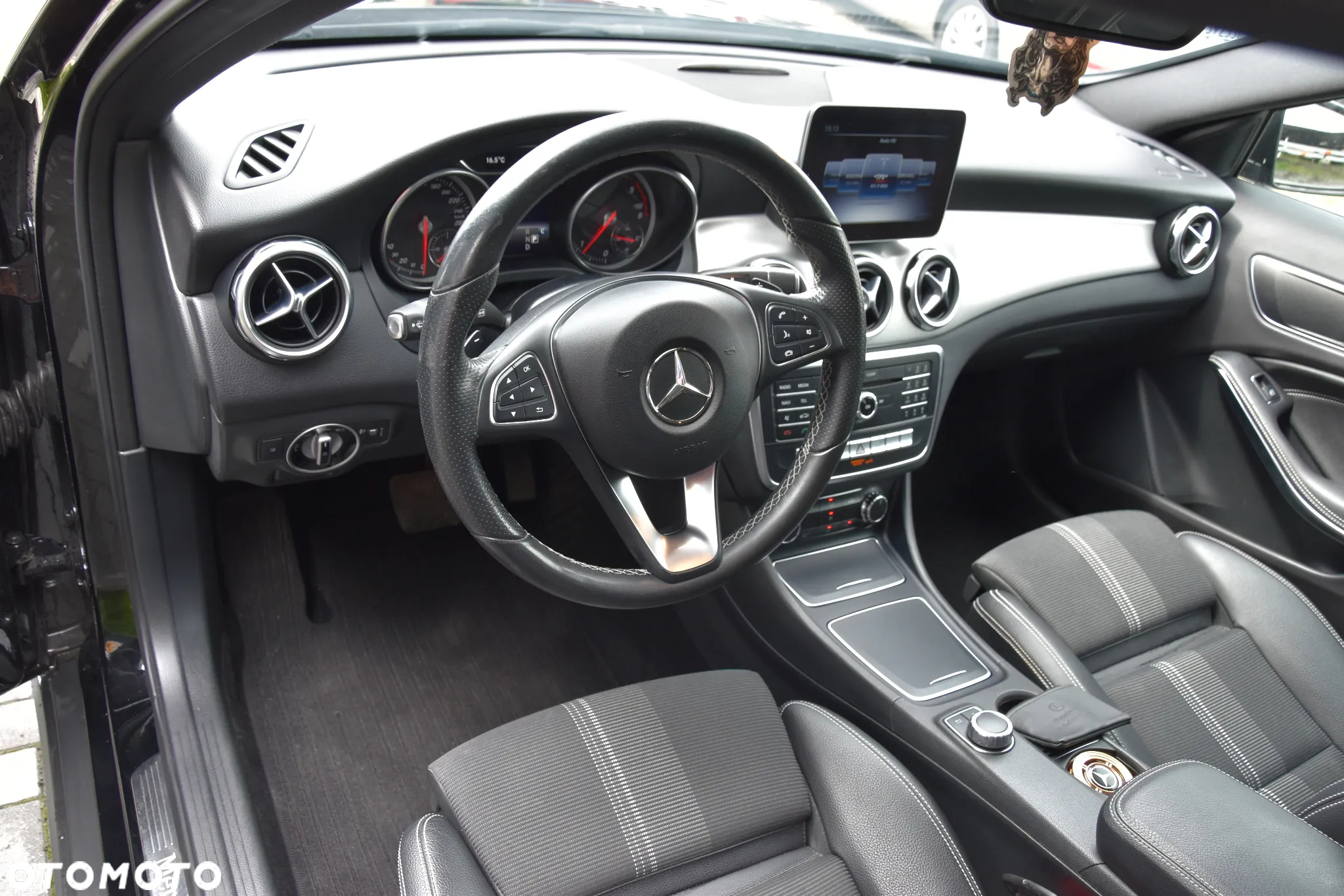 Mercedes-Benz GLA 180 CDI 7G-DCT Edition 1 - 14
