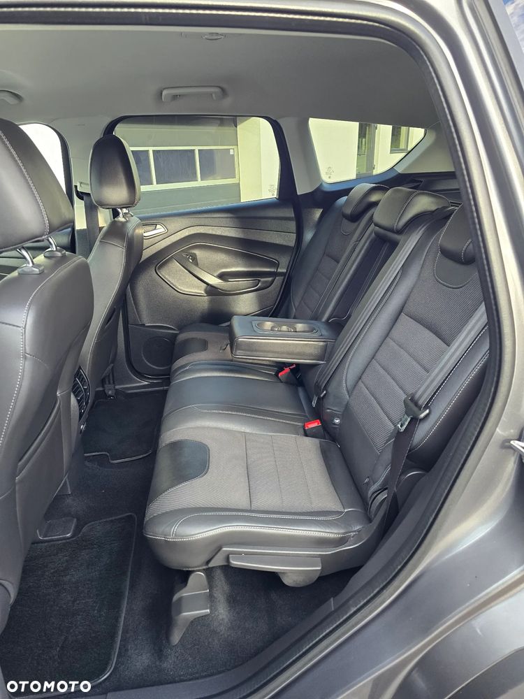 Ford Kuga 2.0 TDCi 2x4 Titanium - 11