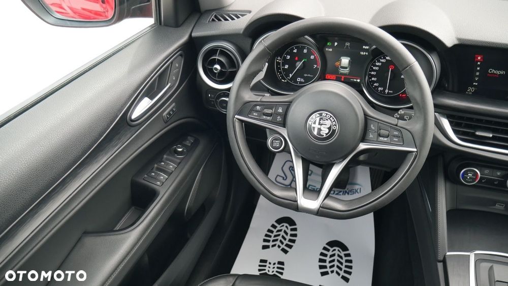 Alfa Romeo Stelvio - 11