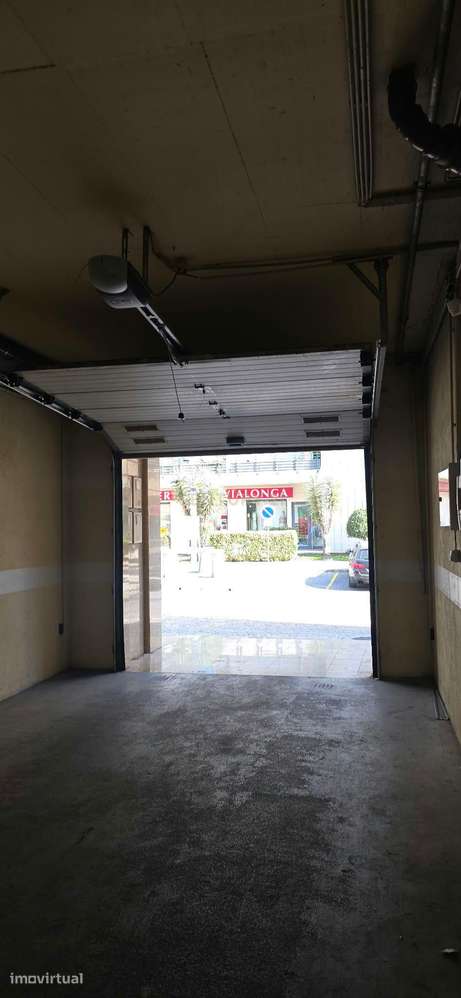 Garagem tipo box - Centro de Vialonga - Grande imagem: 4/6