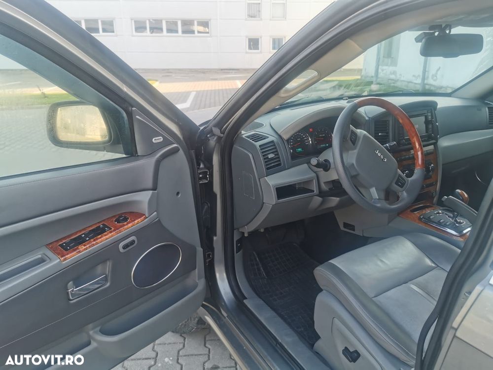 Jeep Grand Cherokee - 9