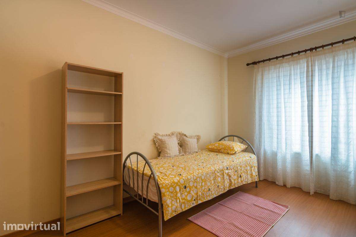 Quarto - localizado em Caparica Lisbon - Grande imagem: 2/32