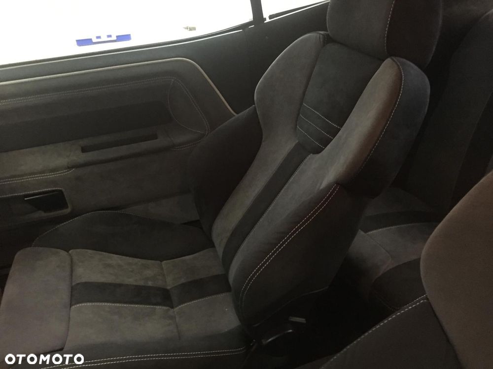 Dodge Challenger - 15