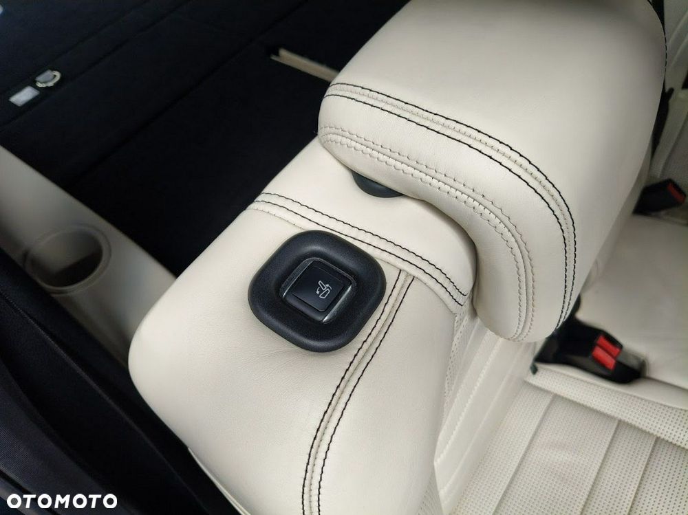 Mercedes-Benz GLS - 24