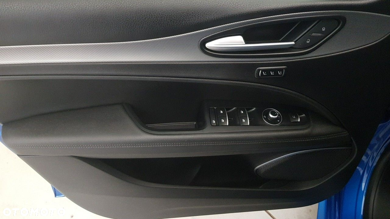 Alfa Romeo Stelvio - 25