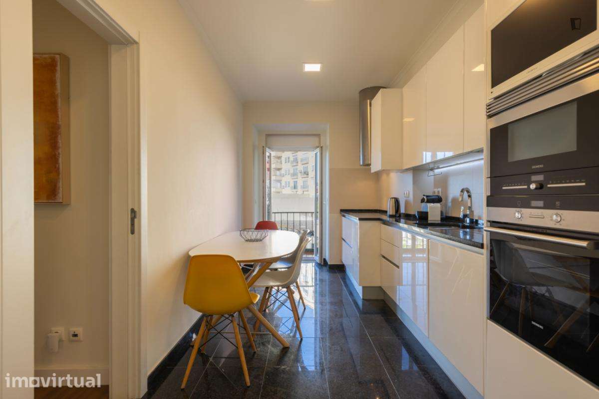 Apartamento com 3 quartos - localizado em Penha Lisbon - Grande imagem: 2/35